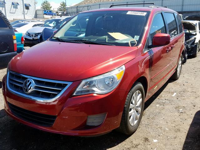 2C4RVABG0CR194127 - 2012 VOLKSWAGEN ROUTAN SE RED photo 2