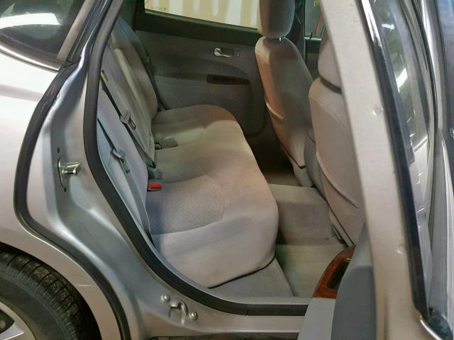 2G4WC532351183428 - 2005 BUICK LACROSSE C SILVER photo 6