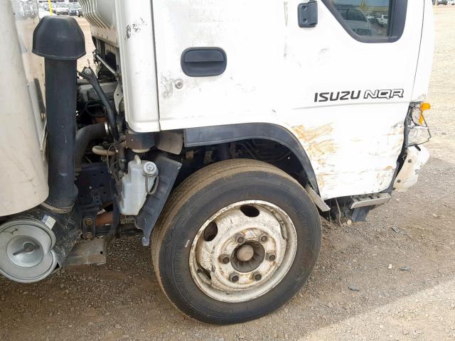 JALE5B14047903040 - 2004 ISUZU NPR DIESEL WHITE photo 9