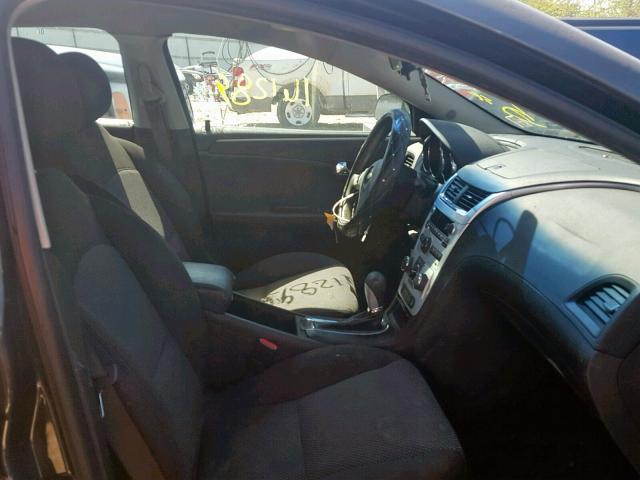 1G1ZC5EB8A4148504 - 2010 CHEVROLET MALIBU 1LT ნაცრისფერი ფოტო 5