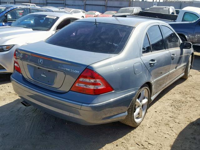 WDBRF40J35F664849 - 2005 MERCEDES-BENZ C 230K SPO BLUE photo 4