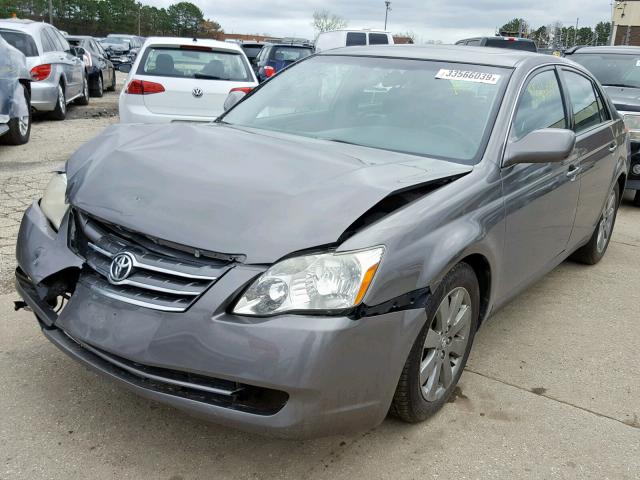 4T1BK36B05U026834 - 2005 TOYOTA AVALON XL GRAY photo 2