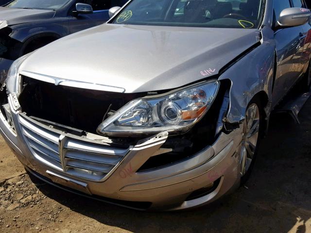 KMHGC4DF1BU121297 - 2011 HYUNDAI GENESIS 4. SILVER photo 9