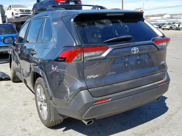 JTMC1RFV0KD008094 - 2019 TOYOTA RAV4 XLE P GRAY photo 3