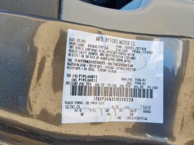 1FAFP34N35W258228 - 2005 FORD FOCUS ZX4 GRAY photo 10