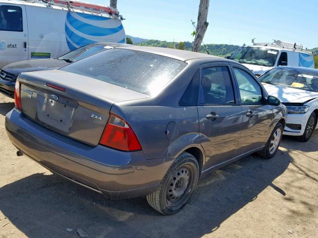 1FAFP34N35W258228 - 2005 FORD FOCUS ZX4 GRAY photo 3