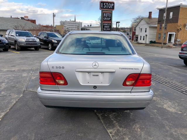 WDBJF25H6XA935992 - 1999 MERCEDES-BENZ E 300TD  photo 10