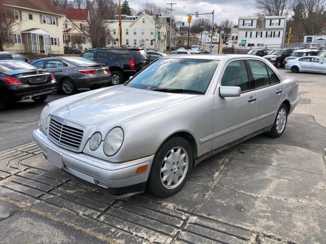 WDBJF25H6XA935992 - 1999 MERCEDES-BENZ E 300TD  photo 2