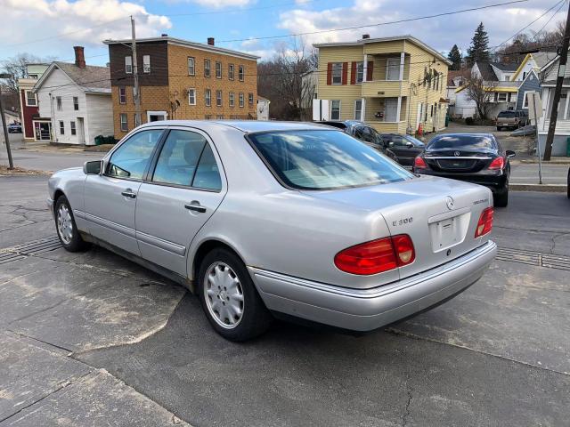 WDBJF25H6XA935992 - 1999 MERCEDES-BENZ E 300TD  photo 3