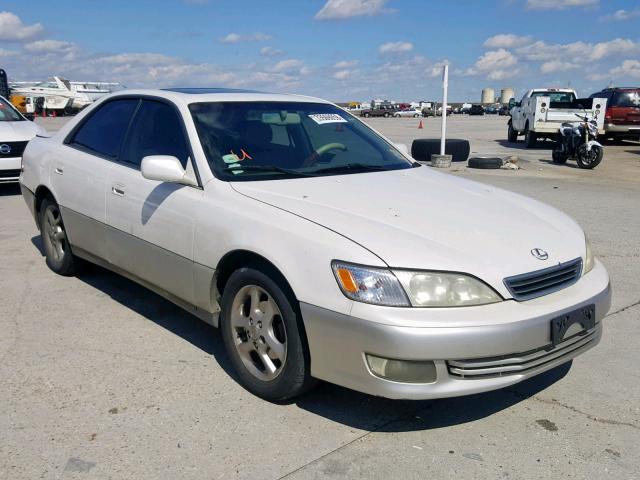 JT8BF28GX10323461 - 2001 LEXUS ES 300 WHITE photo 1