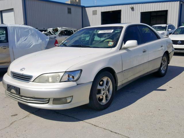 JT8BF28GX10323461 - 2001 LEXUS ES 300 WHITE photo 2