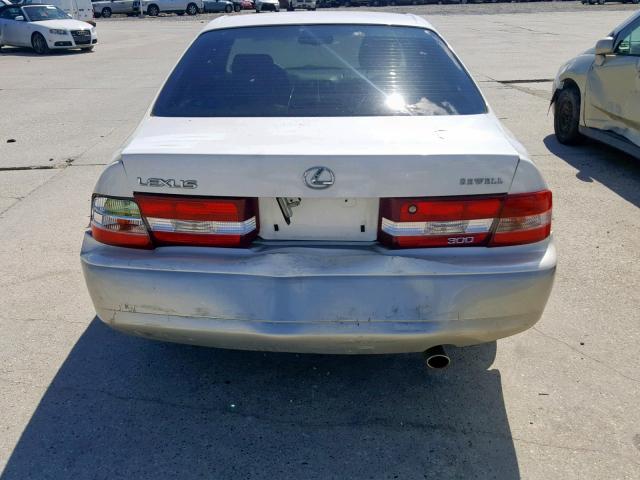 JT8BF28GX10323461 - 2001 LEXUS ES 300 WHITE photo 9