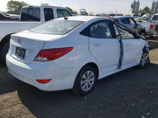 KMHCT4AEXHU211096 - 2017 HYUNDAI ACCENT SE WHITE photo 4