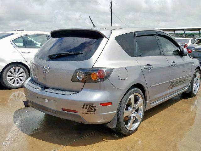 JM1BK143X61431185 - 2006 MAZDA 3 HATCHBAC GRAY photo 4