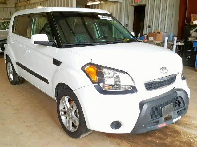 KNDJT2A25B7283805 - 2011 KIA SOUL WHITE photo 1