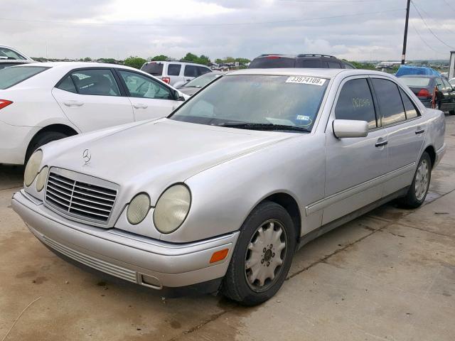 WDBJF65H9XA926470 - 1999 MERCEDES-BENZ E 320 SILVER photo 2