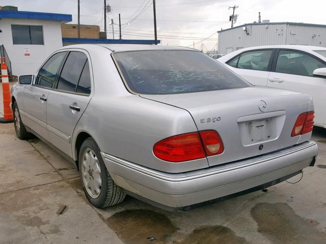 WDBJF65H9XA926470 - 1999 MERCEDES-BENZ E 320 SILVER photo 3