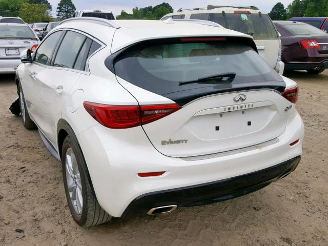 SJKCH5CP2JA056283 - 2018 INFINITI QX30 BASE WHITE photo 3