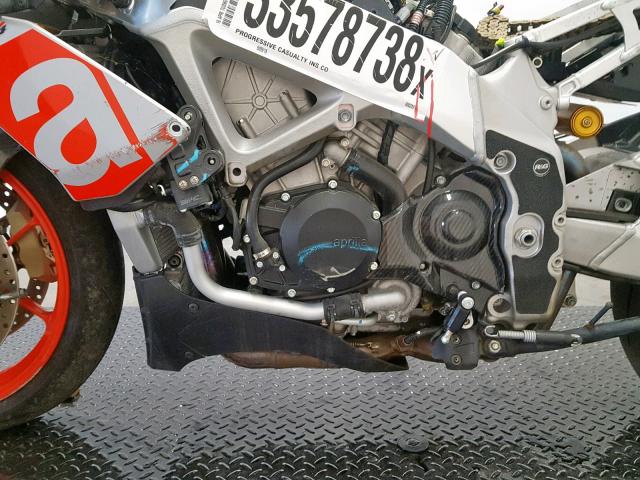 ZD4TYUA06GS000289 - 2016 APRILIA TUONO V4 1 RED photo 5