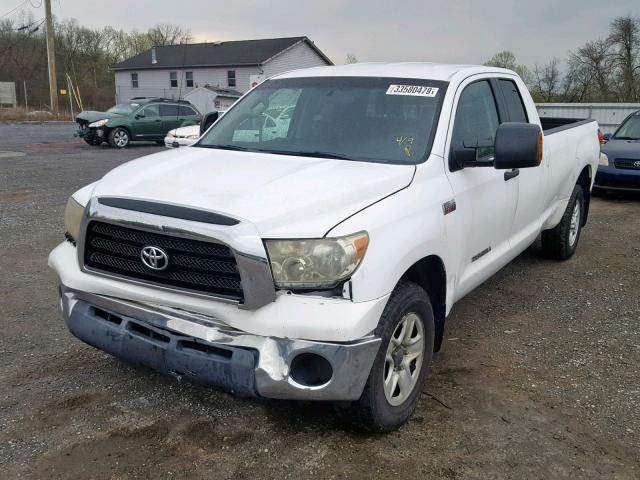 5TFCV54177X003431 - 2007 TOYOTA TUNDRA DOU WHITE photo 2