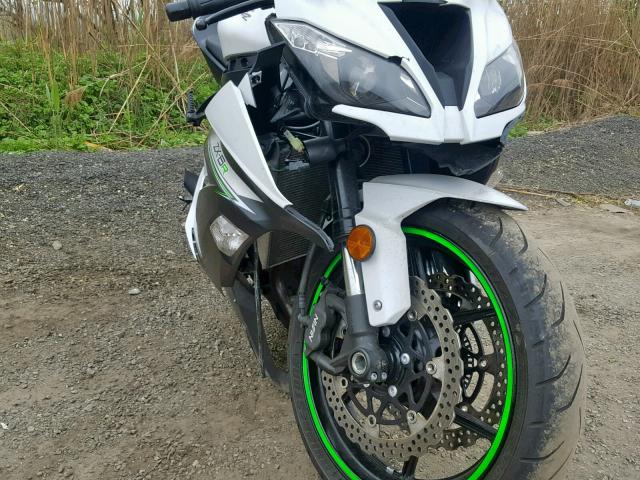 JKBZXJE17EA010753 - 2014 KAWASAKI ZX636 E WHITE photo 9