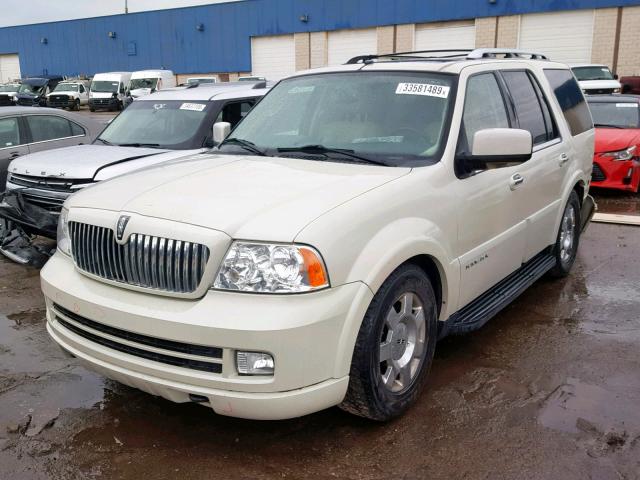 5LMFU28545LJ00448 - 2005 LINCOLN NAVIGATOR Blanc photo 2