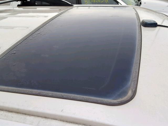 5LMFU28545LJ00448 - 2005 LINCOLN NAVIGATOR Blanc photo 9