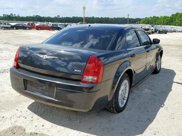 2C3KA43R06H489919 - 2006 CHRYSLER 300 BLACK photo 4