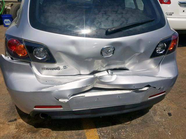 JM1BK343551262669 - 2005 MAZDA 3 HATCHBAC SILVER photo 9