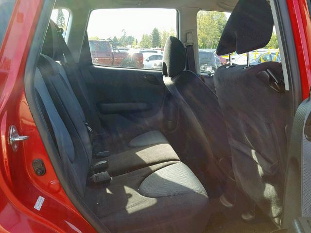 JHMGD37438S048054 - 2008 HONDA FIT RED photo 6