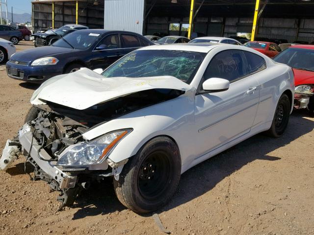 JNKCV64E69M600050 - 2009 INFINITI G37 BASE WHITE photo 2