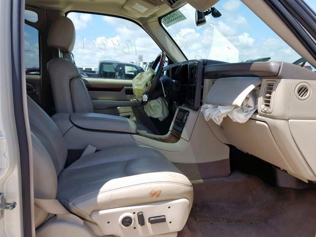 1GYEK63N74R310412 - 2004 CADILLAC ESCALADE L WHITE photo 5