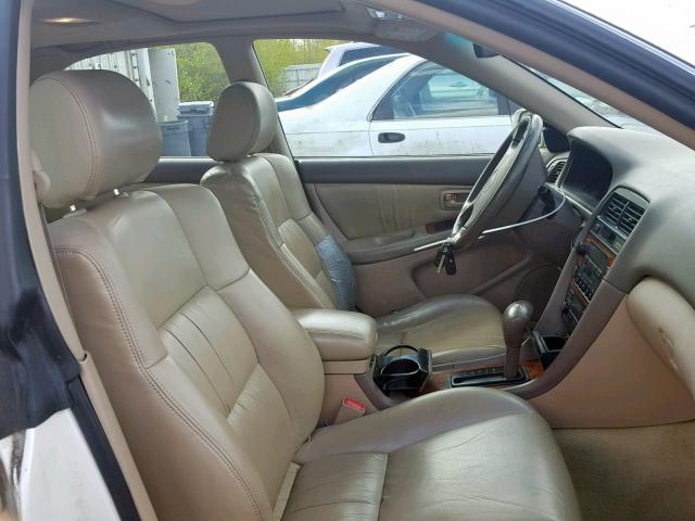 JT8BF28G2W0138604 - 1998 LEXUS ES 300 CREAM photo 5