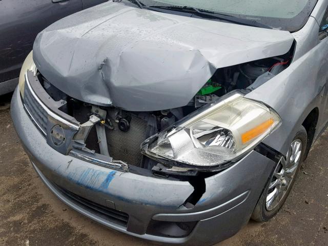 3N1BC13E38L400245 - 2008 NISSAN VERSA S GRAY photo 9