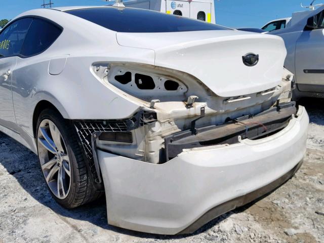 KMHHU6KH9BU048732 - 2011 HYUNDAI GENESIS CO WHITE photo 9