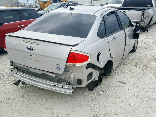 1FAHP36N99W229456 - 2009 FORD FOCUS SES SILVER photo 4