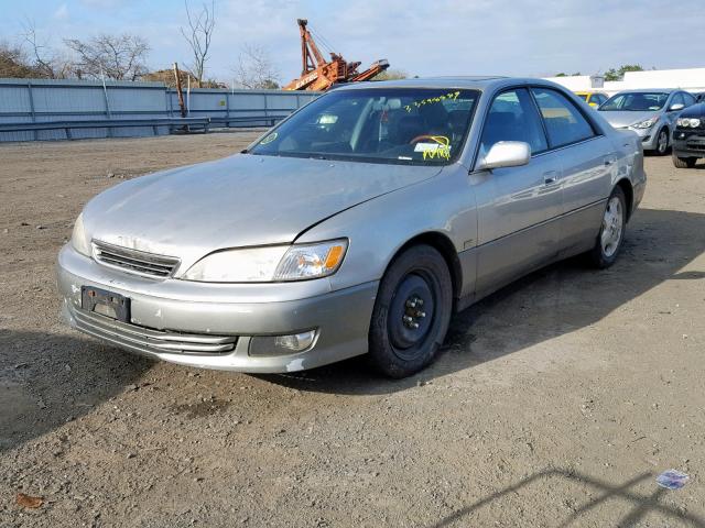 JT8BF28G9Y5100955 - 2000 LEXUS ES 300 SILVER photo 2