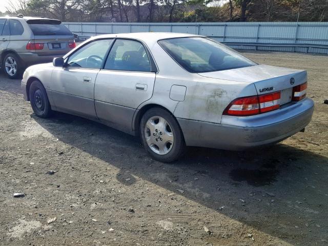 JT8BF28G9Y5100955 - 2000 LEXUS ES 300 SILVER photo 3