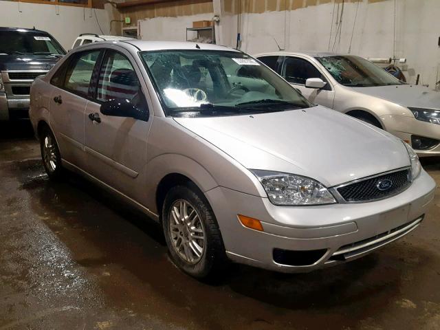 1FAFP34N65W109442 - 2005 FORD FOCUS ZX4 SILVER photo 1