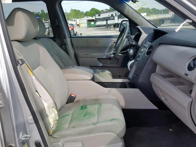 5FNYF3H23AB007360 - 2010 HONDA PILOT LX SILVER photo 5