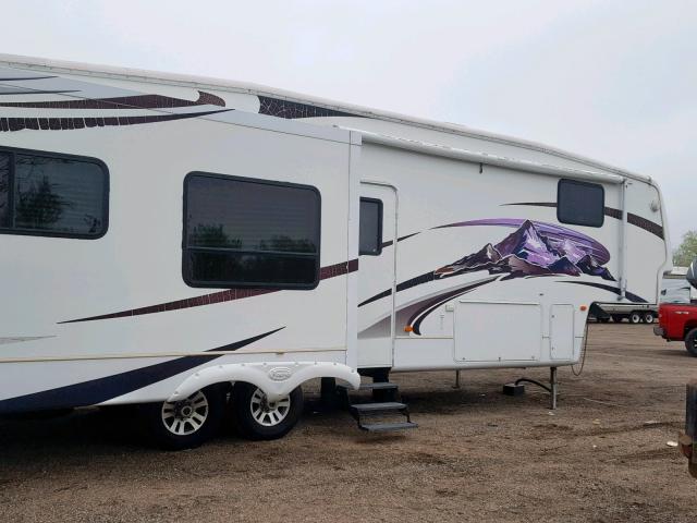 4YDF3402584700382 - 2008 KEYSTONE MONTANA WHITE photo 4