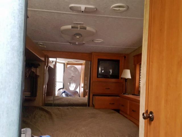 4YDF3402584700382 - 2008 KEYSTONE MONTANA WHITE photo 5