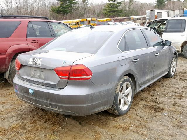 1VWBH7A33DC033627 - 2013 VOLKSWAGEN PASSAT SE BLACK photo 4