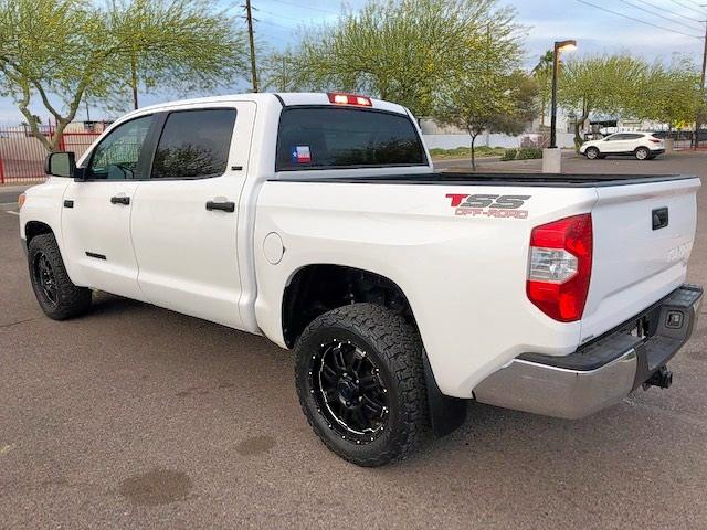 5TFEW5F1XHX216264 - 2017 TOYOTA TUNDRA CRE WHITE photo 3