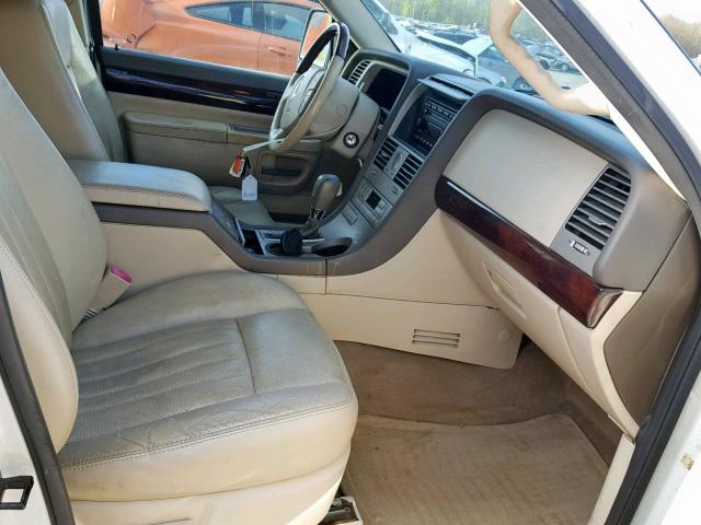 5LMEU88H24ZJ06124 - 2004 LINCOLN AVIATOR თეთრი ფოტო 5