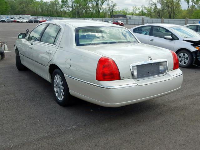 1LNHM81V86Y616082 - 2006 LINCOLN TOWN CAR S WHITE photo 3