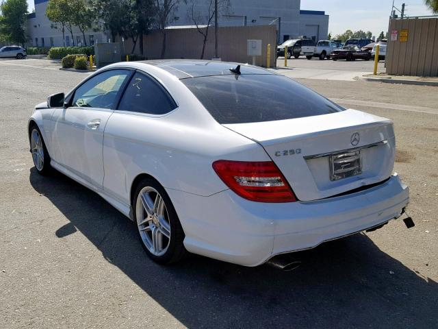 WDDGJ4HB3FG419037 - 2015 MERCEDES-BENZ C 250 WHITE photo 3