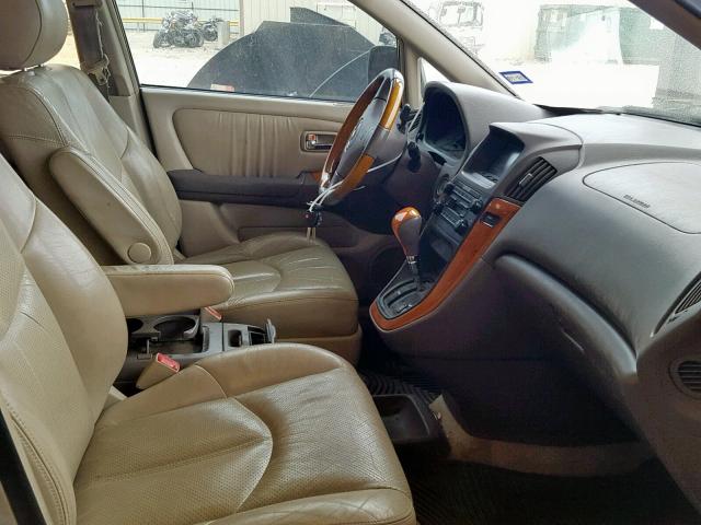 JTJGF10U420139683 - 2002 LEXUS RX 300 TAN photo 5