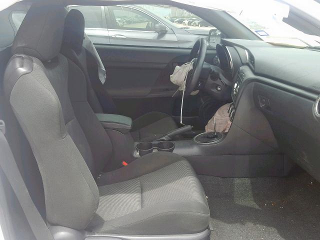 JTKJF5C78B3017051 - 2011 TOYOTA SCION TC WHITE photo 5