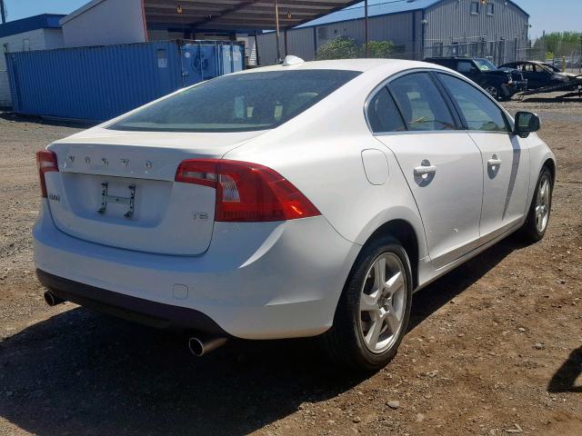 YV1612FSXD1226391 - 2013 VOLVO S60 T5 WHITE photo 4